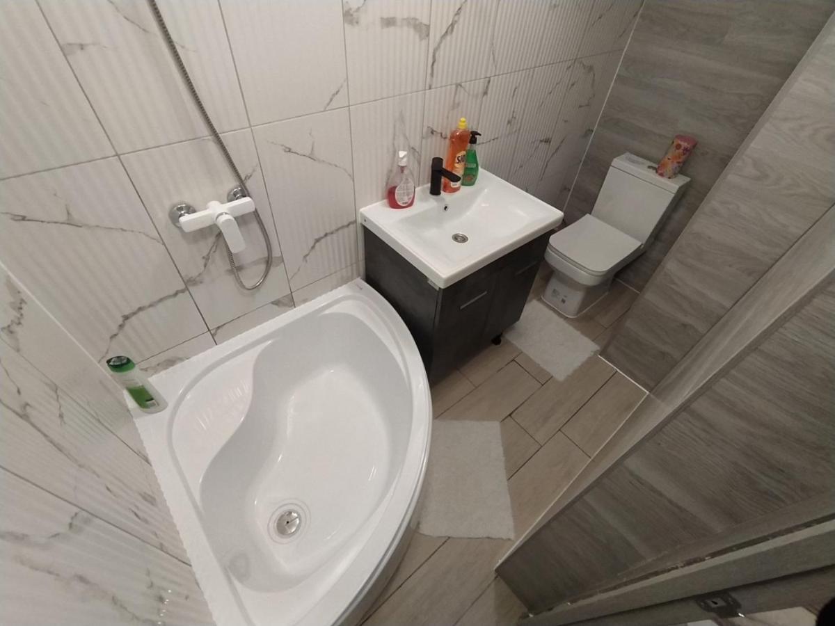 Штефан64 Apartment Chisinau Ngoại thất bức ảnh