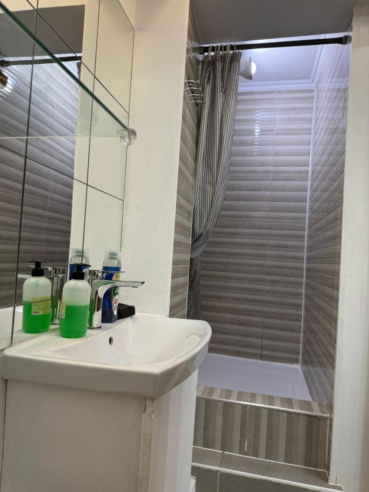 Штефан64 Apartment Chisinau Ngoại thất bức ảnh